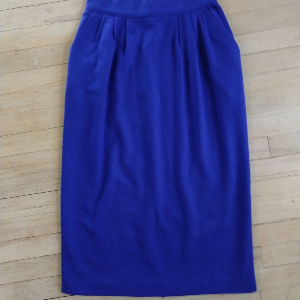 Vintage 80s wool skirt, size 12, has flaws